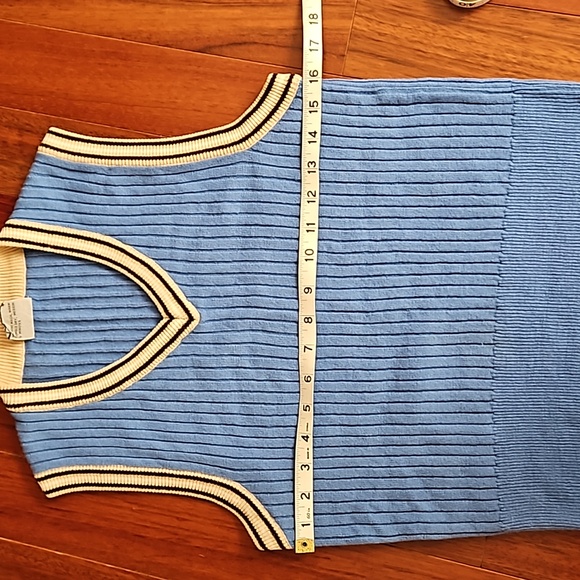 Vintage Sweater Vest size M rich light blue with tan and brown striped trim - Picture 4 of 5